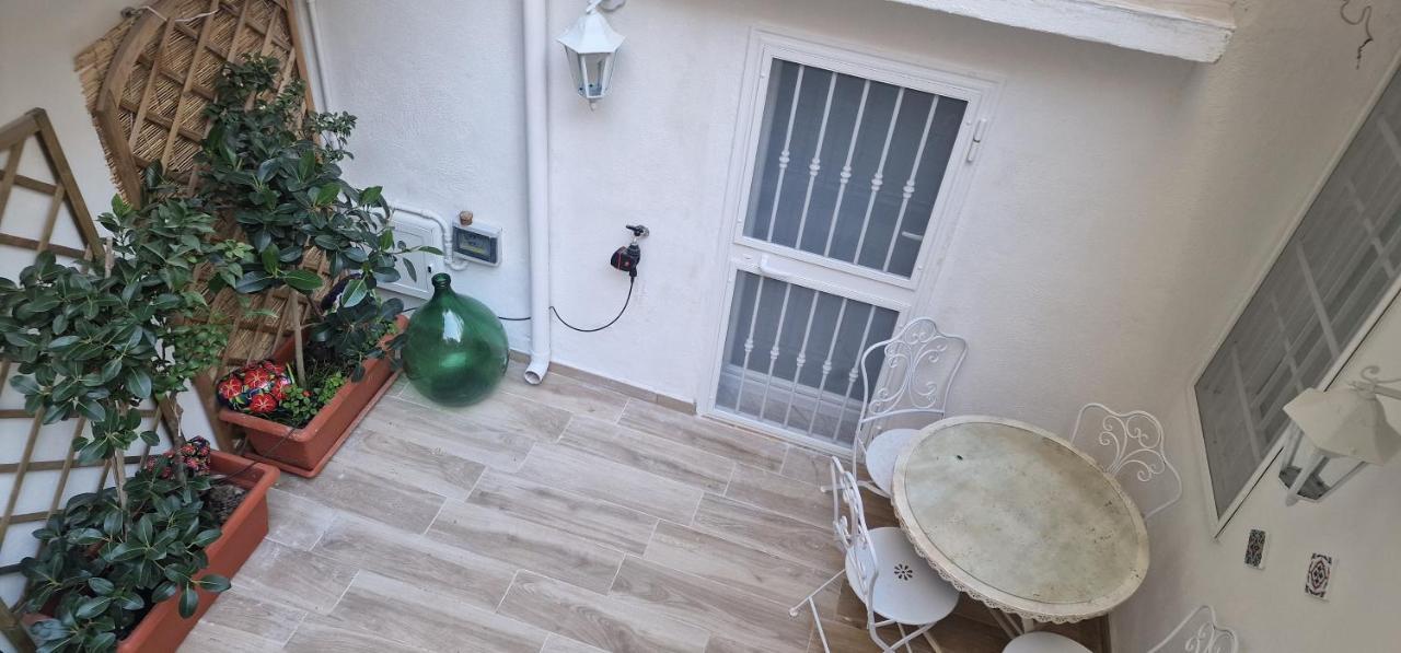 Case Di Paola Via Melo Appartamenti Bari Exteriör bild